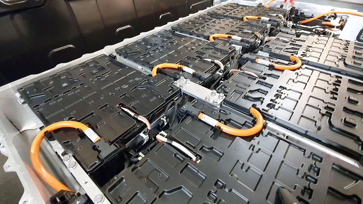 膠粘劑在汽車生產中應用廣泛