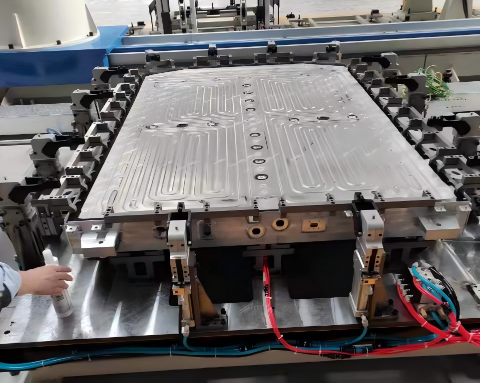 解密電池包鋁型材下箱體：為何成為動力電池包首選外殼？